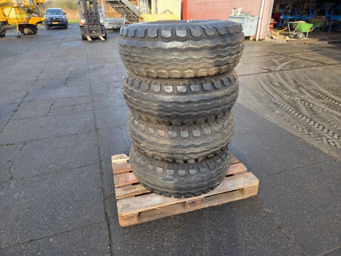 4 wielen 12.5/80-15.3