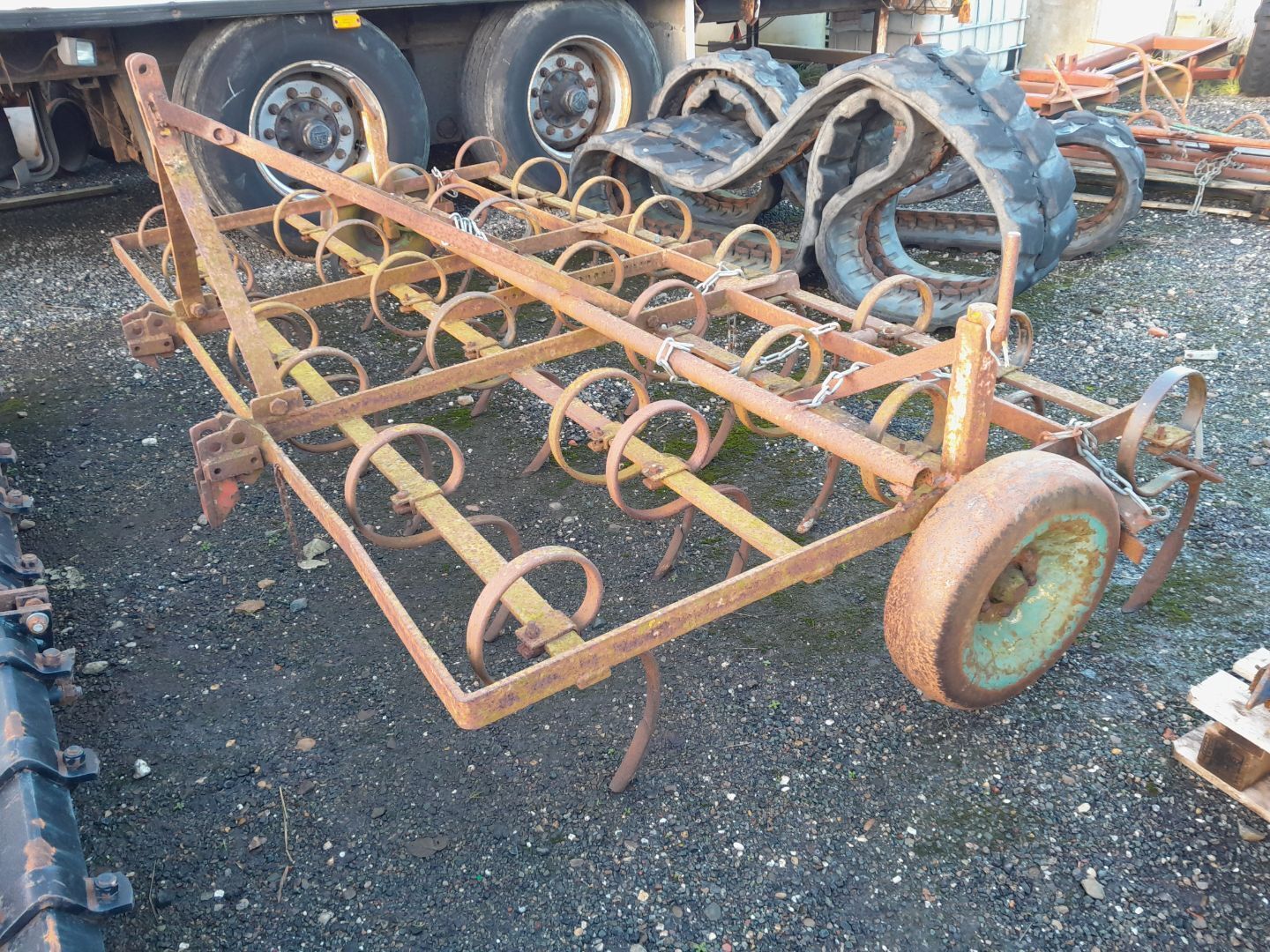 Triltand cultivator