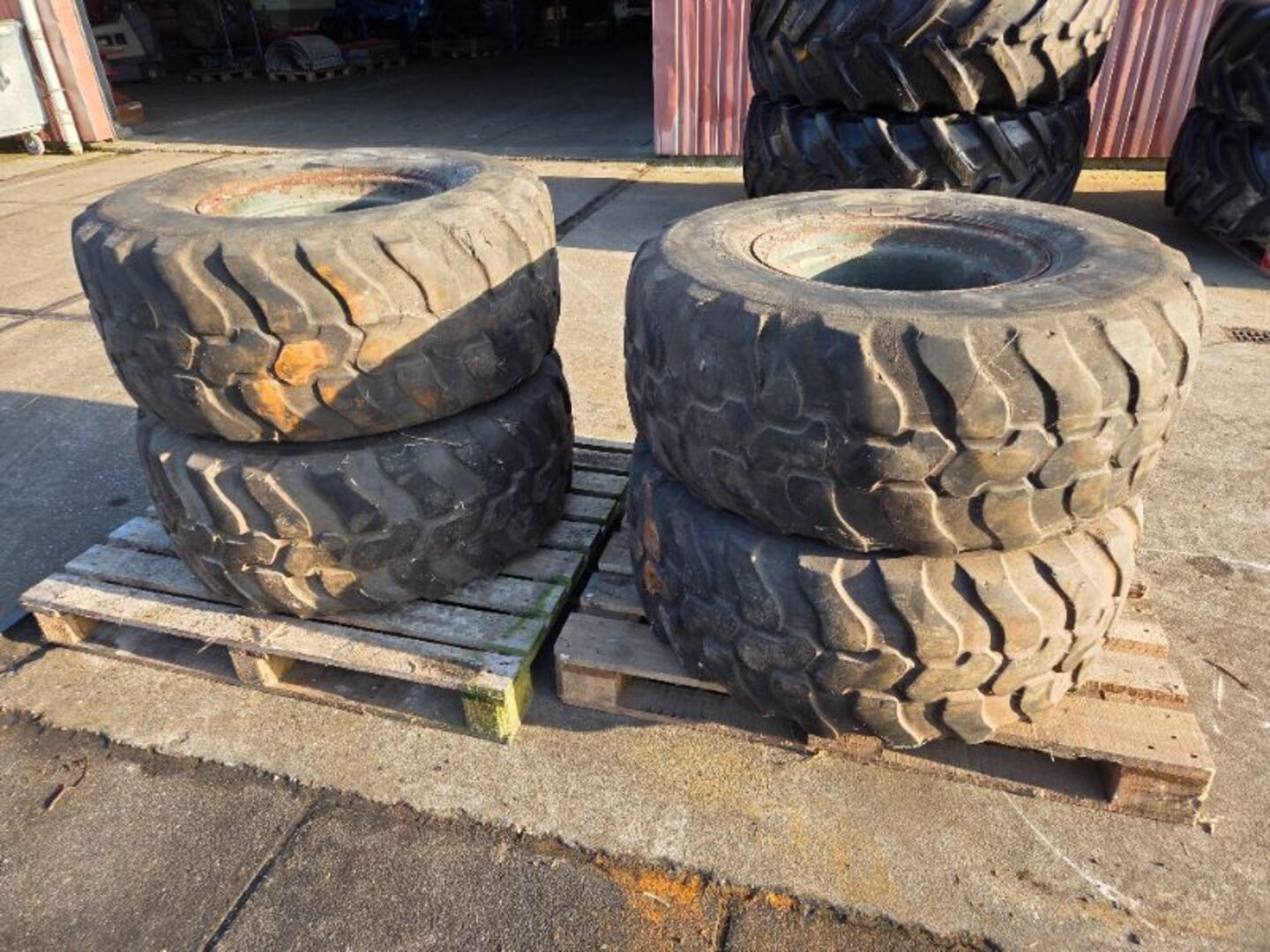 4 stuks 405/70 R 18