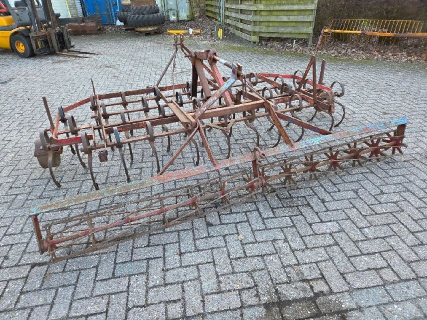 Triltand cultivator + rol