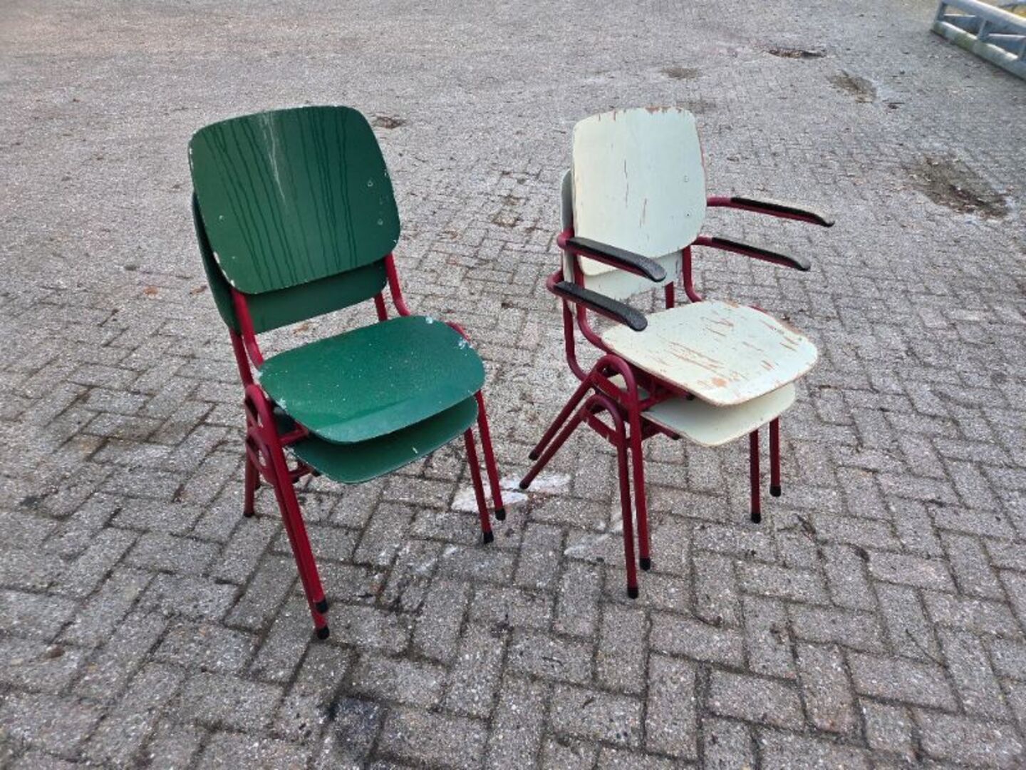 Partij stoelen